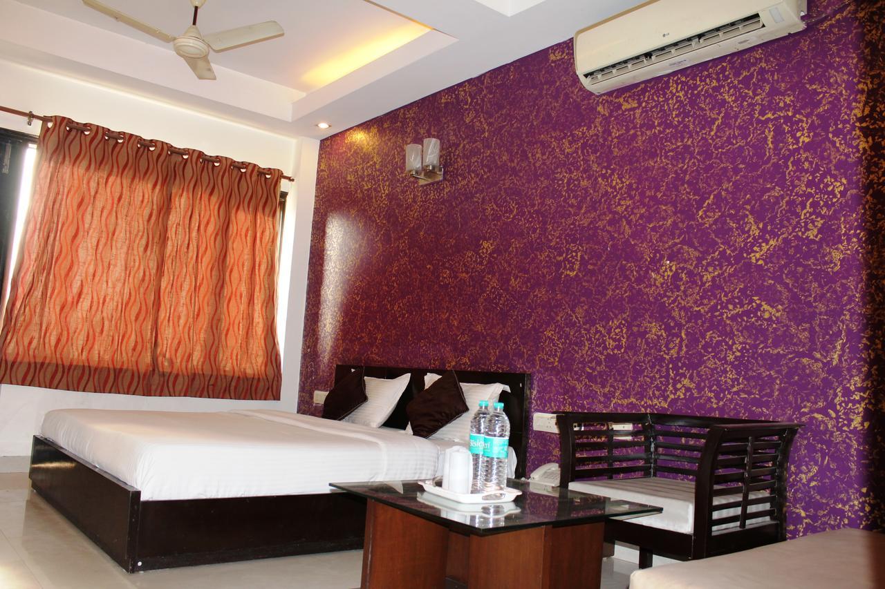 Airport Hotel Jet Inn Suites New Delhi Eksteriør billede